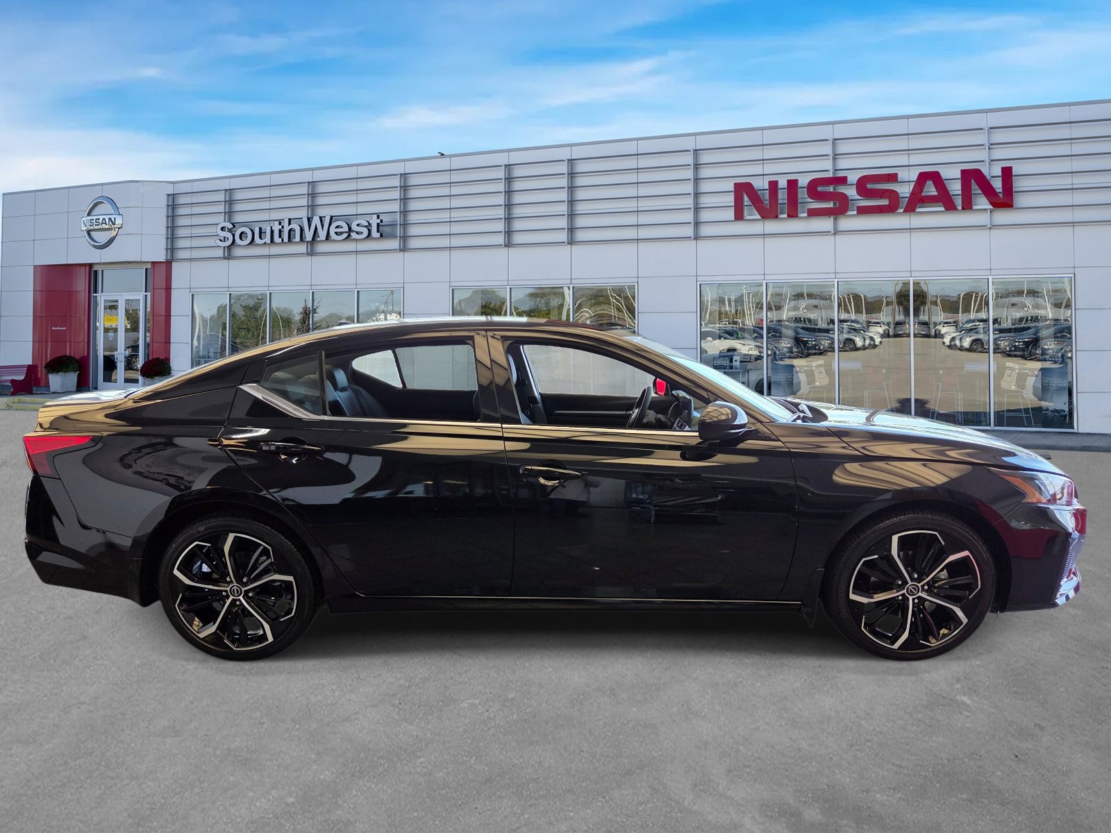 New 2026 Nissan Altima 2.5 SR FWD image 4