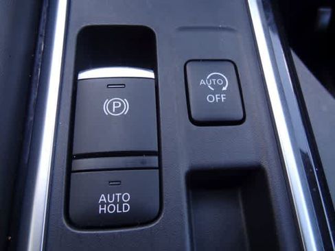 Used 2025 Nissan Pathfinder SV FWD image 35