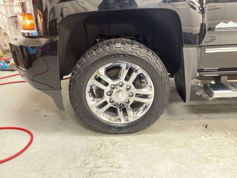 Used 2019 Chevrolet Silverado 2500 High Country w/ Duramax Plus Package image 28