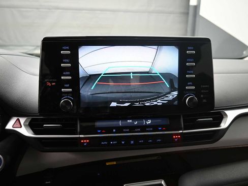 Used 2022 Toyota Sienna XLE w/ XLE Plus Package image 8