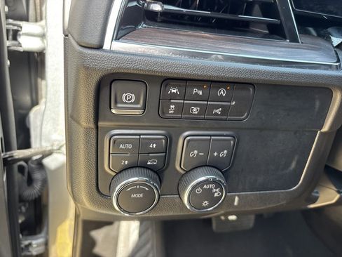Used 2025 Chevrolet Tahoe LT AWD/4WD image 25