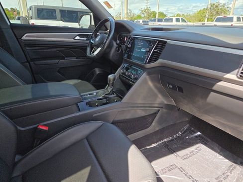 Used 2020 Volkswagen Atlas Cross Sport SEL image 9