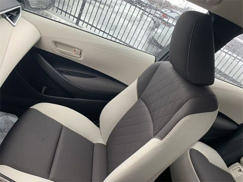 Certified 2023 Toyota Corolla LE image 29