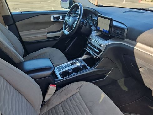 Used 2020 Ford Explorer XLT image 14