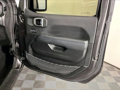 Used 2021 Jeep Wrangler Unlimited Rubicon 4xe w/ Cold Weather Group AWD/4WD image 22