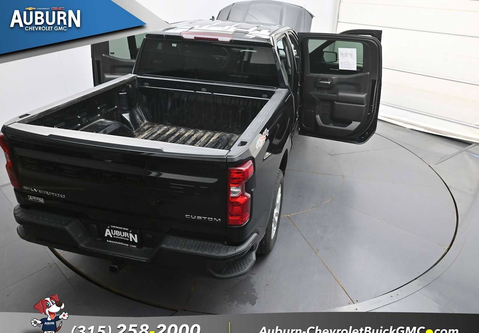 Used 2023 Chevrolet Silverado 1500 Custom AWD/4WD image 39