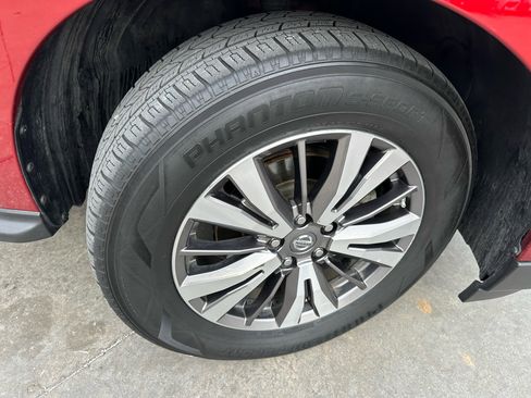 Used 2019 Nissan Pathfinder SV image 65