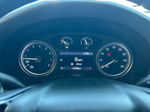 Used 2022 Buick Enclave Essence image 21