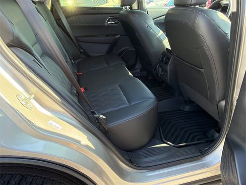 Used 2025 Nissan Rogue Platinum w/ Platinum Premium Package image 15