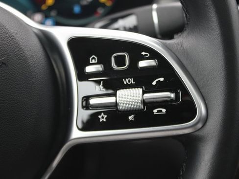 Used 2021 Mercedes-Benz GLC 300 4MATIC image 15