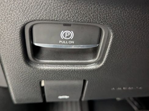 Used 2023 Jeep Grand Cherokee L Limited w/ Luxury Tech Group II RWD image 16