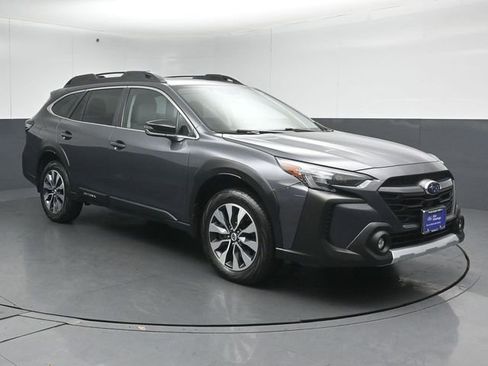 Used 2023 Subaru Outback Limited image 1