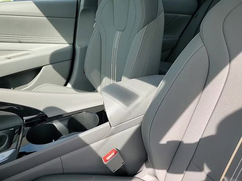 New 2025 Hyundai Elantra SEL image 22