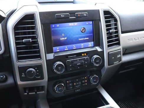 Used 2021 Ford F250 Lariat w/ FX4 Off-Road Package AWD/4WD image 6