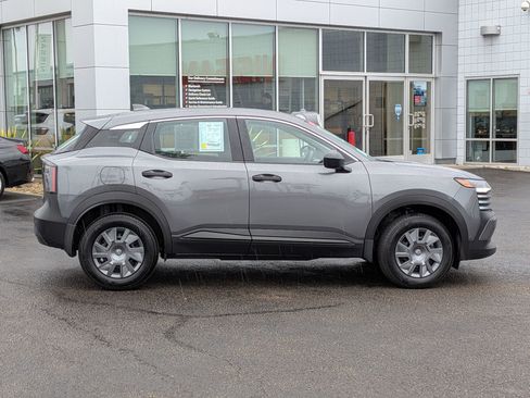 Used 2025 Nissan Kicks S image 6