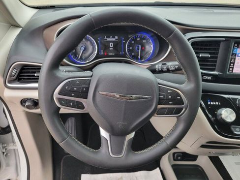 Used 2023 Chrysler Voyager LX FWD image 12