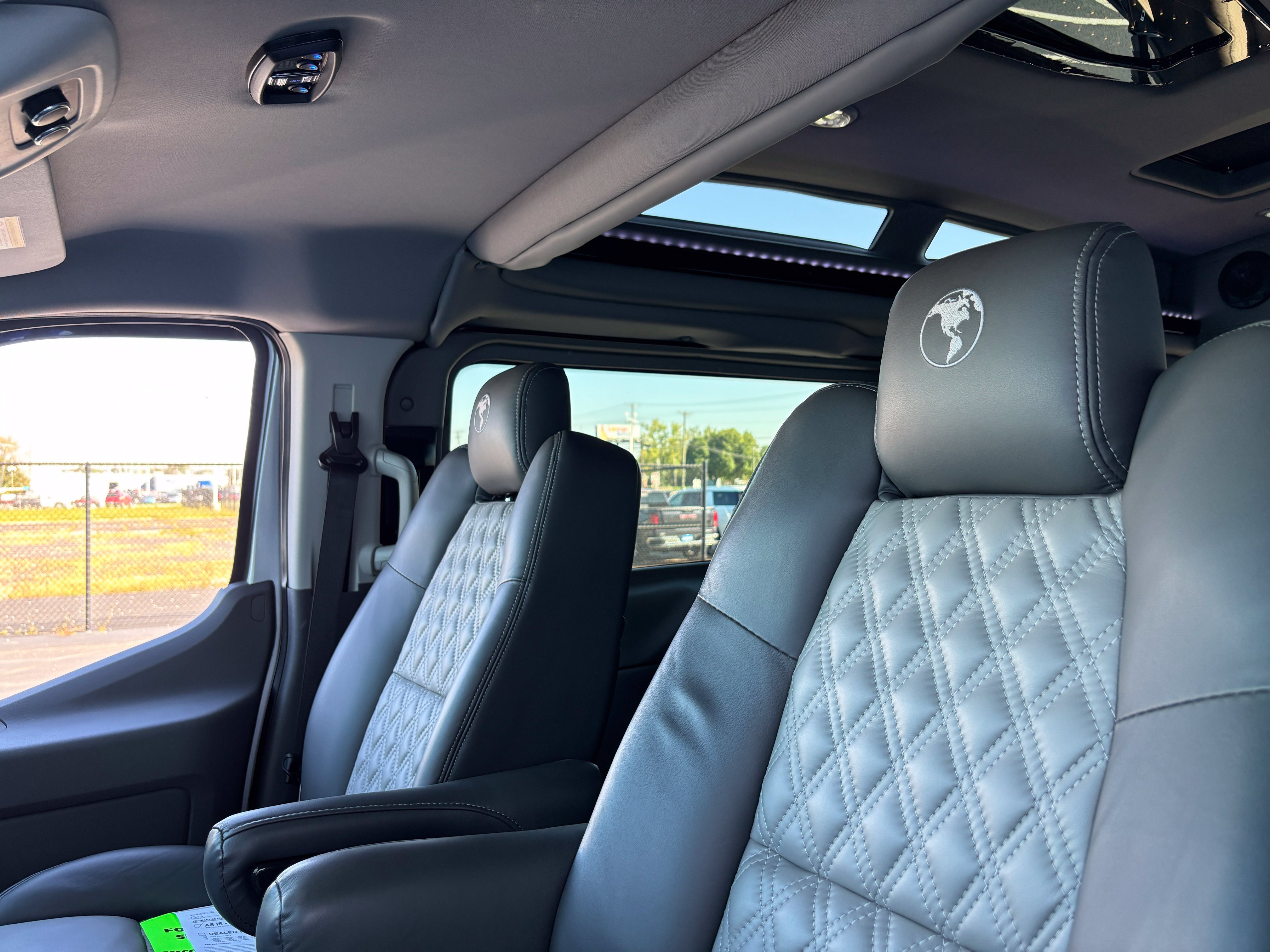 Used 2024 Ford Transit 150 Low Roof RWD image 18