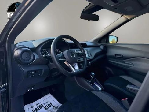 Used 2020 Nissan Kicks S image 12