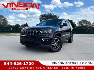 Used 2018 Jeep Grand Cherokee Laredo image 1