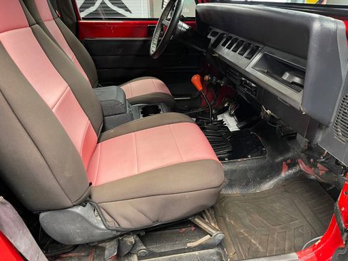 Used 1995 Jeep Wrangler Rio Grande AWD/4WD image 12