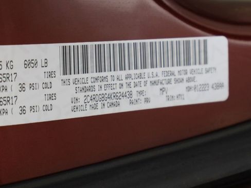 Used 2019 Dodge Grand Caravan SE image 33