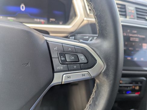 Used 2022 Volkswagen Tiguan SE image 26