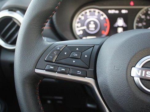 New 2025 Nissan Versa SR w/ Trunk Package image 10