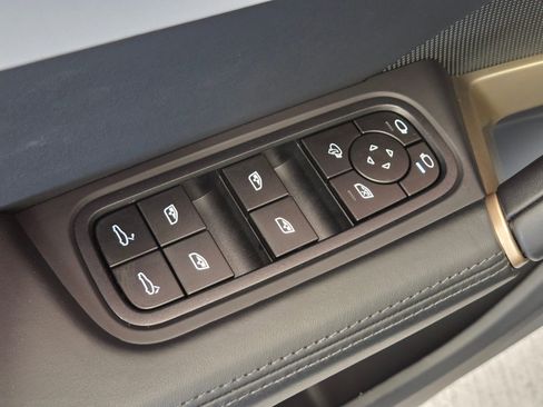 Certified 2025 Porsche Cayenne GTS AWD/4WD image 14