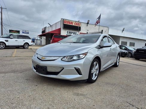 Used 2017 Chevrolet Volt LT w/ Comfort Package FWD image 2