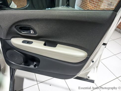 Used 2021 Honda HR-V LX image 26