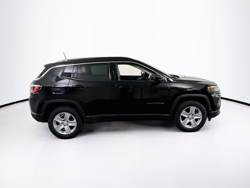 Used 2022 Jeep Compass Latitude w/ Convenience Group AWD/4WD image 4
