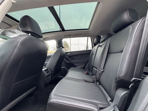 Used 2022 Volkswagen Tiguan SE image 15