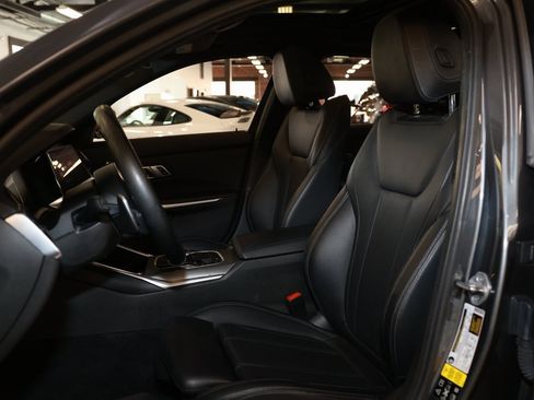 Used 2022 BMW M340i xDrive w/ Driving Assistance Package image 11