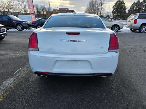 Used 2019 Chrysler 300 Touring w/ Sport Appearance Package image 4