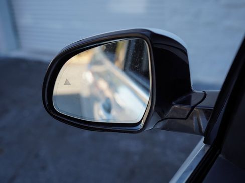 Used 2022 BMW X7 xDrive40i w/ Premium Package image 40