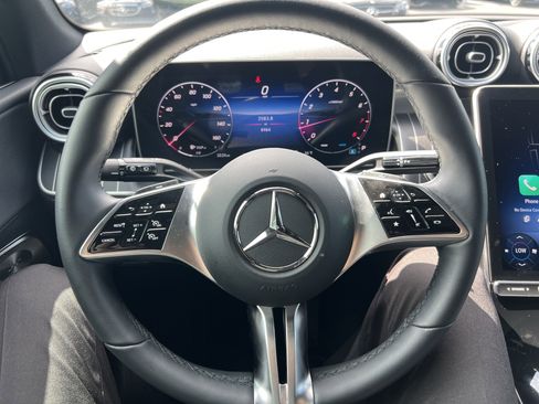 Used 2025 Mercedes-Benz GLC 300 4MATIC image 18