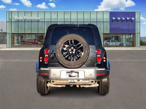 Used 2024 Land Rover Defender 110 S image 29