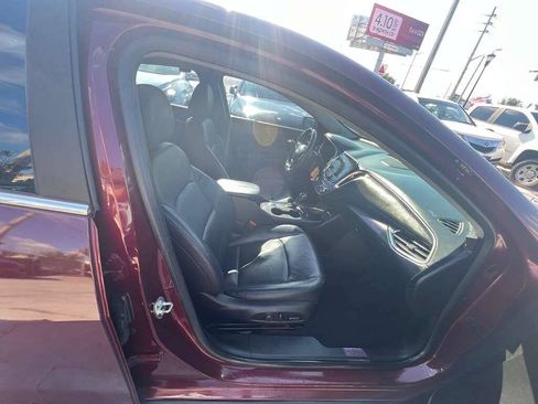 Used 2016 Chevrolet Malibu LT w/ Leather Package FWD image 13