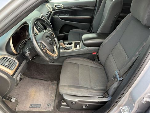 Used 2016 Jeep Grand Cherokee Laredo 75th Anniversary AWD/4WD image 9