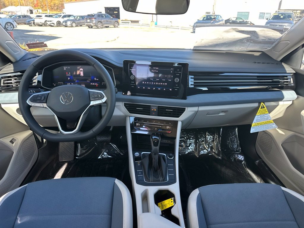 New 2027 Volkswagen Jetta SE FWD image 13