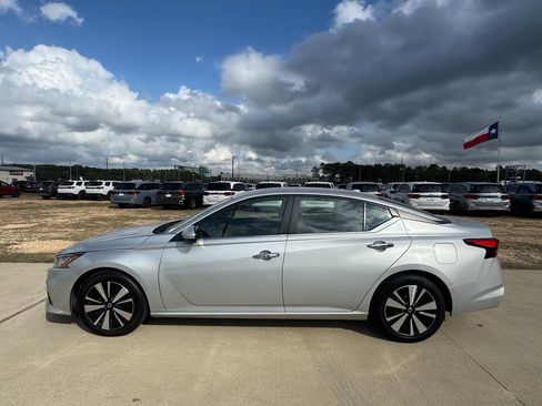 Used 2021 Nissan Altima 2.5 SV image 5