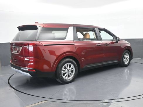 Used 2023 Kia Carnival LX w/ Paint Protection Package FWD image 6