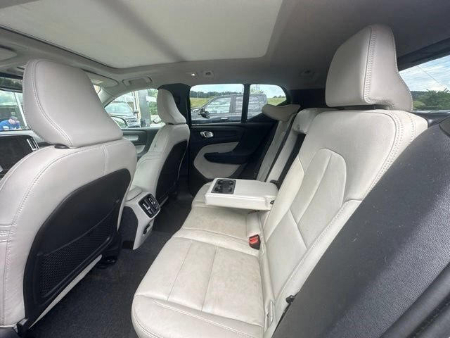 Used 2025 Volvo XC40 B5 Plus w/ Protection Package Premier AWD/4WD image 34