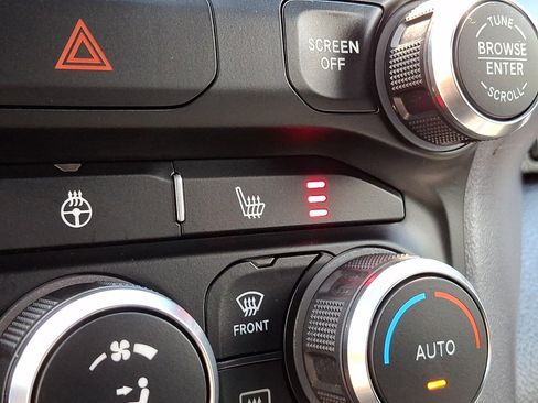 Used 2022 RAM 1500 Big Horn AWD/4WD image 31