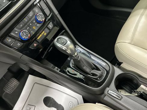 Used 2019 Buick Encore Essence w/ Experience Buick Package AWD/4WD image 17
