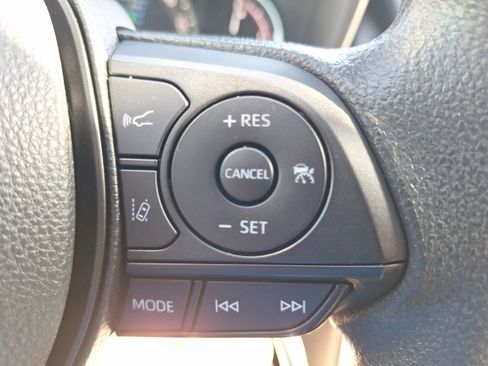 Used 2025 Toyota RAV4 LE FWD image 20
