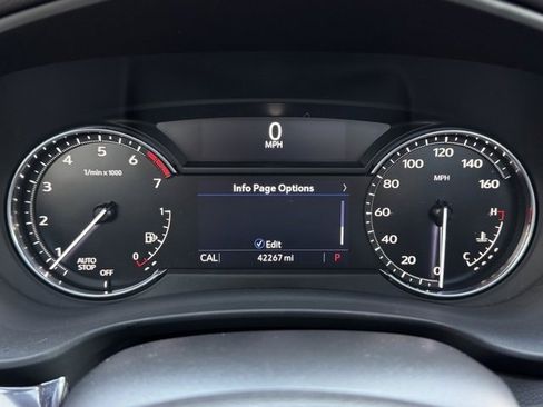 Used 2022 Cadillac XT4 Luxury w/ Cold Weather Package image 11