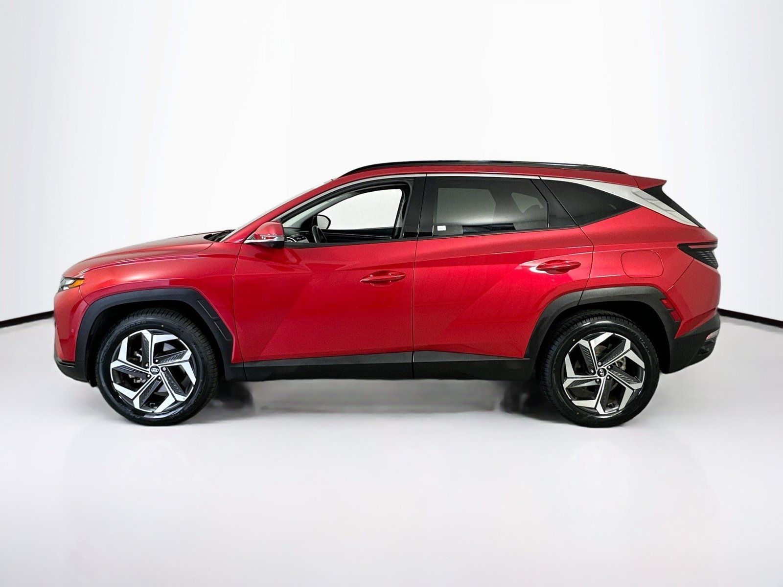 Used 2023 Hyundai Tucson Limited w/ Cargo Package AWD/4WD image 8