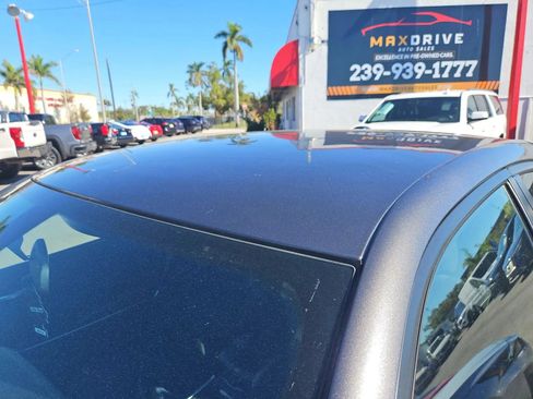 Used 2022 Dodge Charger SXT RWD image 12