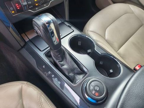 Used 2018 Ford Explorer XLT w/ Equipment Group 202A image 24